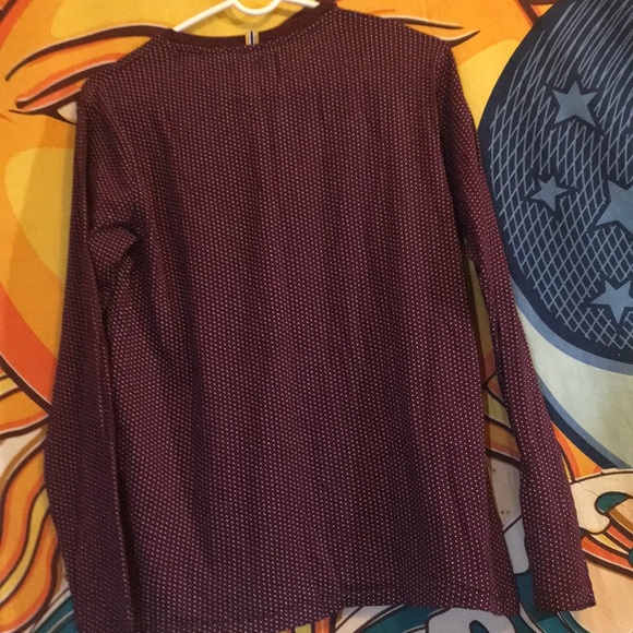 Long sleeved tee. Polka dot size small - Picture 3 of 4